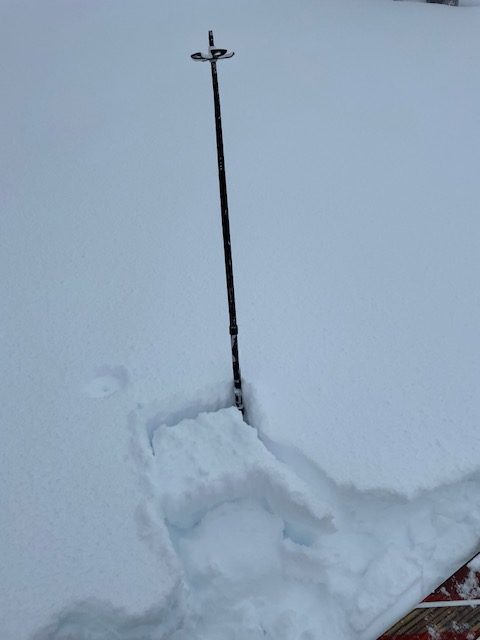 shallow wind slab at about 7400FT Sw aspect of Granite Mtn